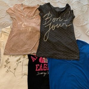 5 American Eagle T-shirt’s